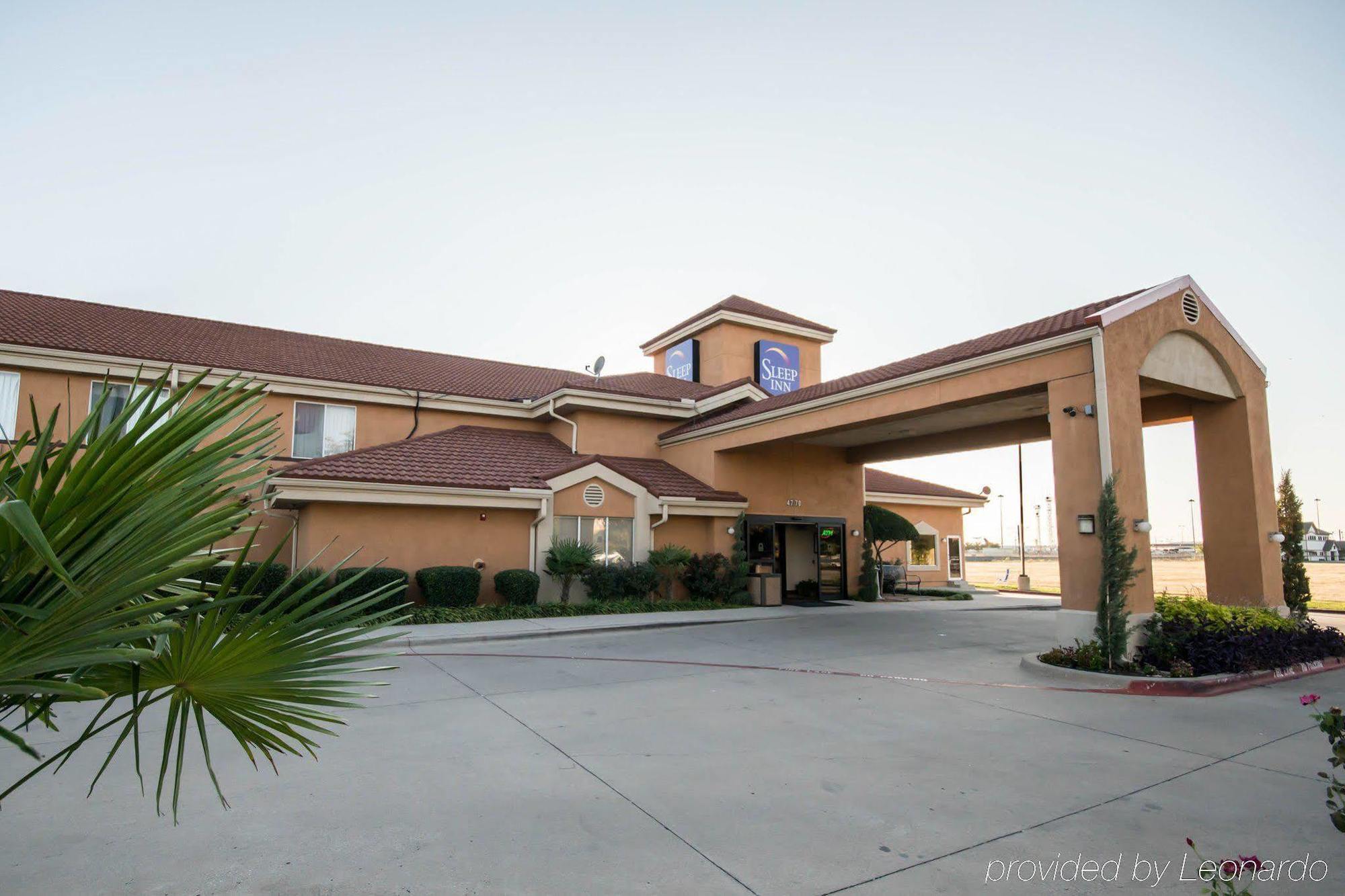 Clarion Inn & Suites Dfw North Irving Exterior foto