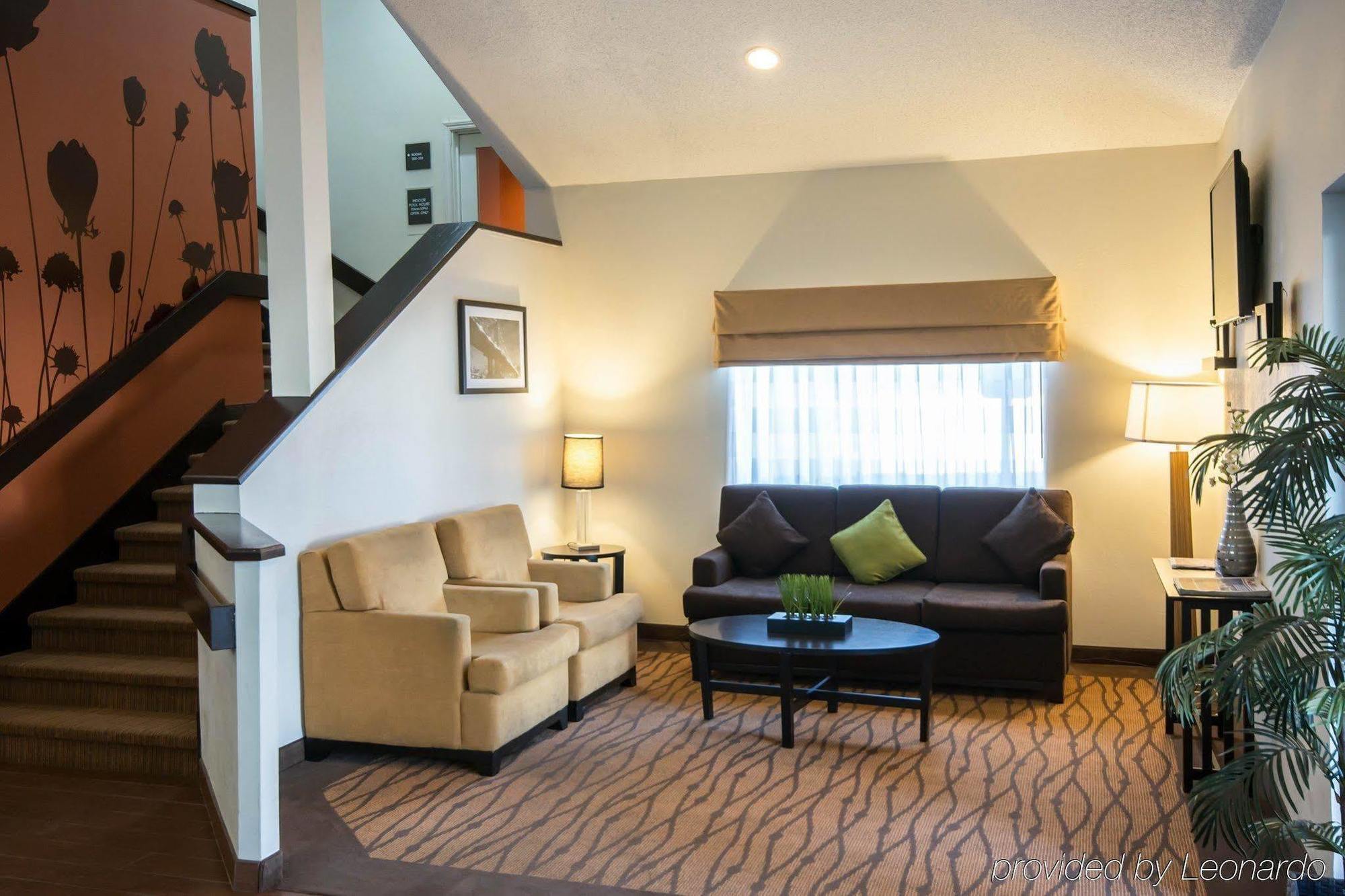 Clarion Inn & Suites Dfw North Irving Exterior foto