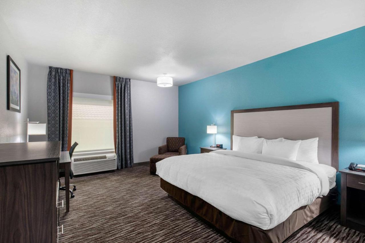 Clarion Inn & Suites Dfw North Irving Exterior foto