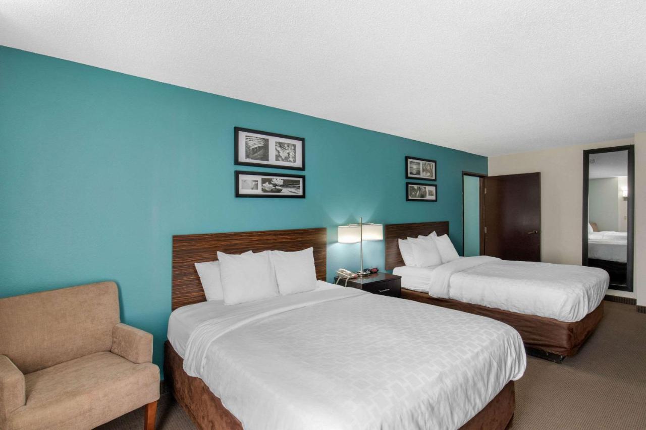 Clarion Inn & Suites Dfw North Irving Exterior foto